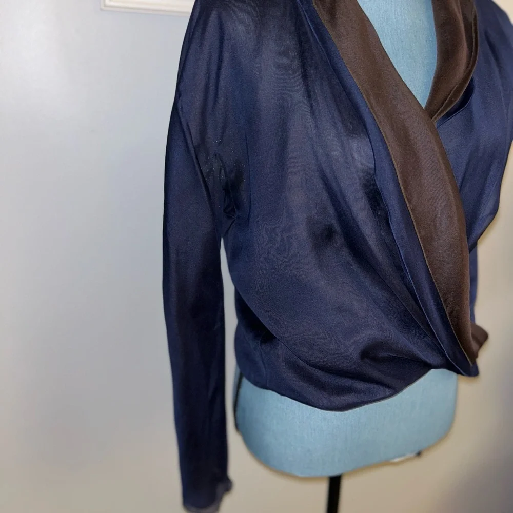 Genny Moda Elegant Blouse Made in Italy Size 8 Silk/Polyester NAVY and Chocolate